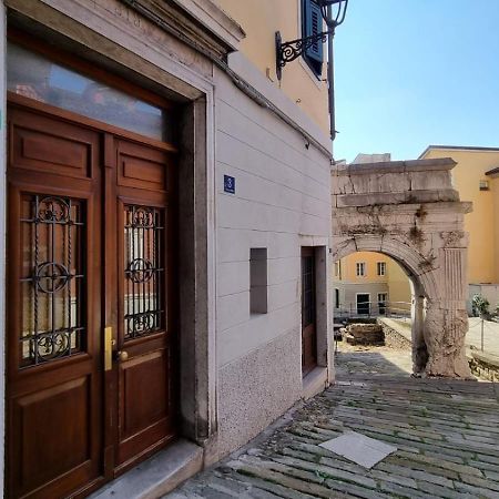 Al Trionfo 3 Apartment Триест Екстериор снимка