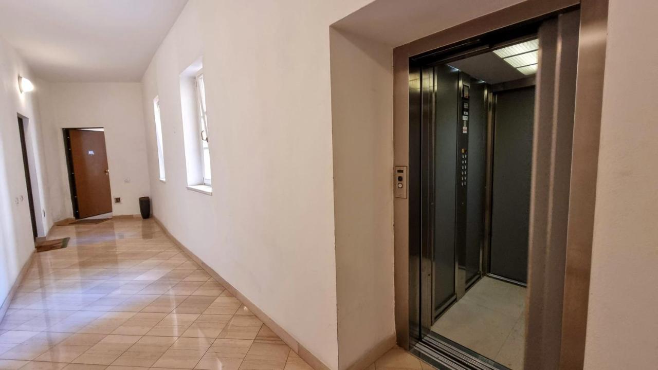 Al Trionfo 3 Apartment Триест Екстериор снимка
