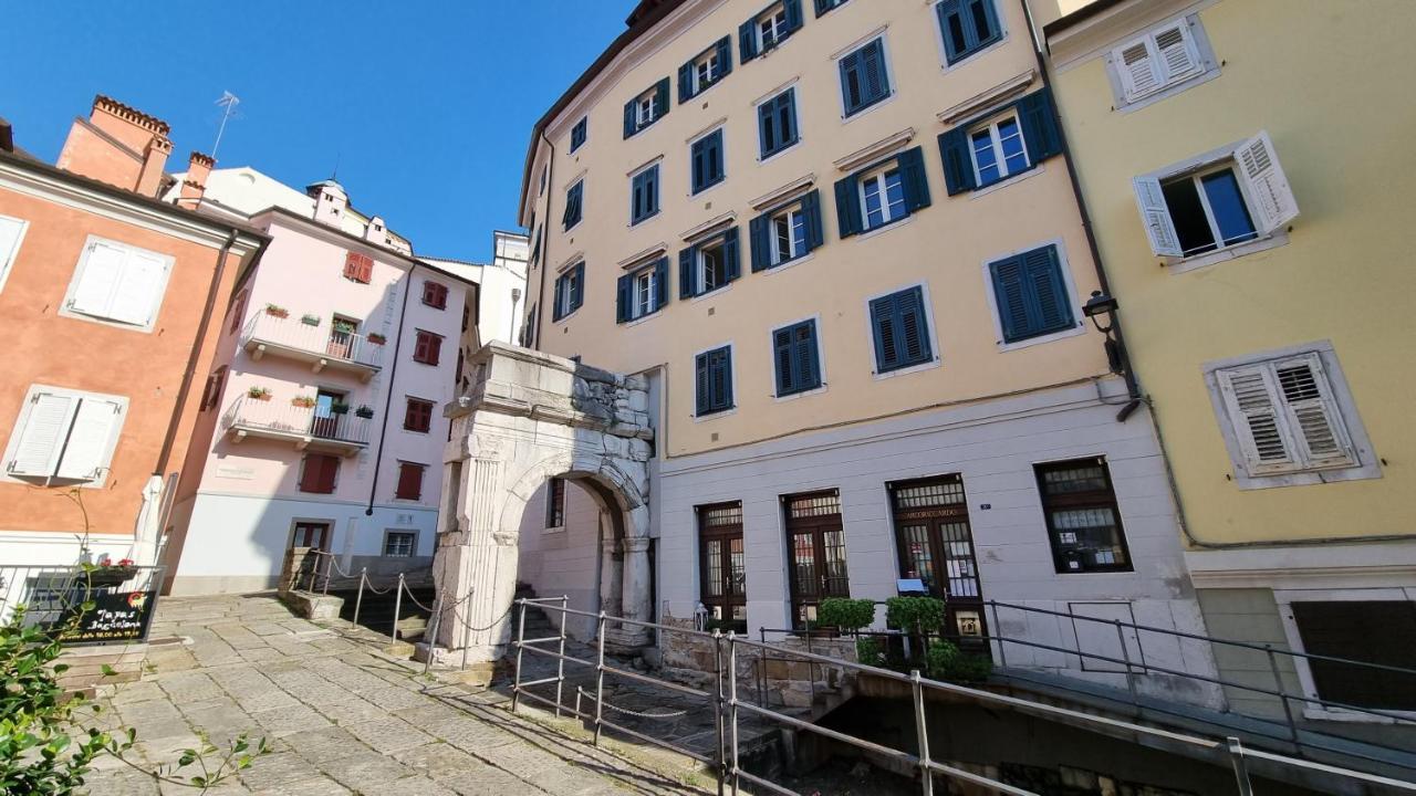 Al Trionfo 3 Apartment Триест Екстериор снимка