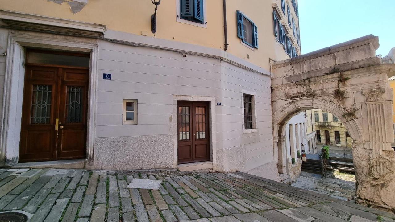 Al Trionfo 3 Apartment Триест Екстериор снимка