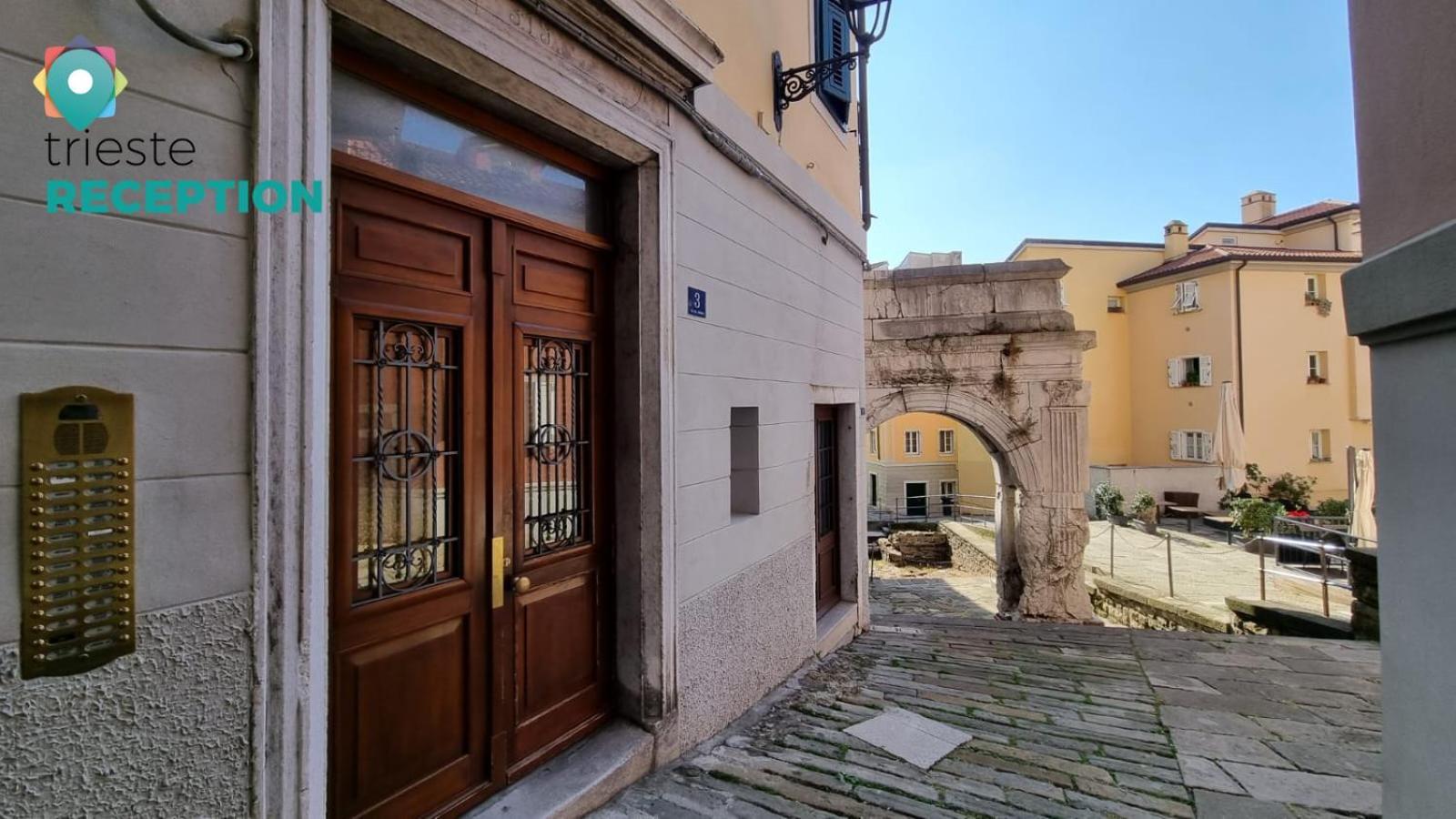 Al Trionfo 3 Apartment Триест Екстериор снимка